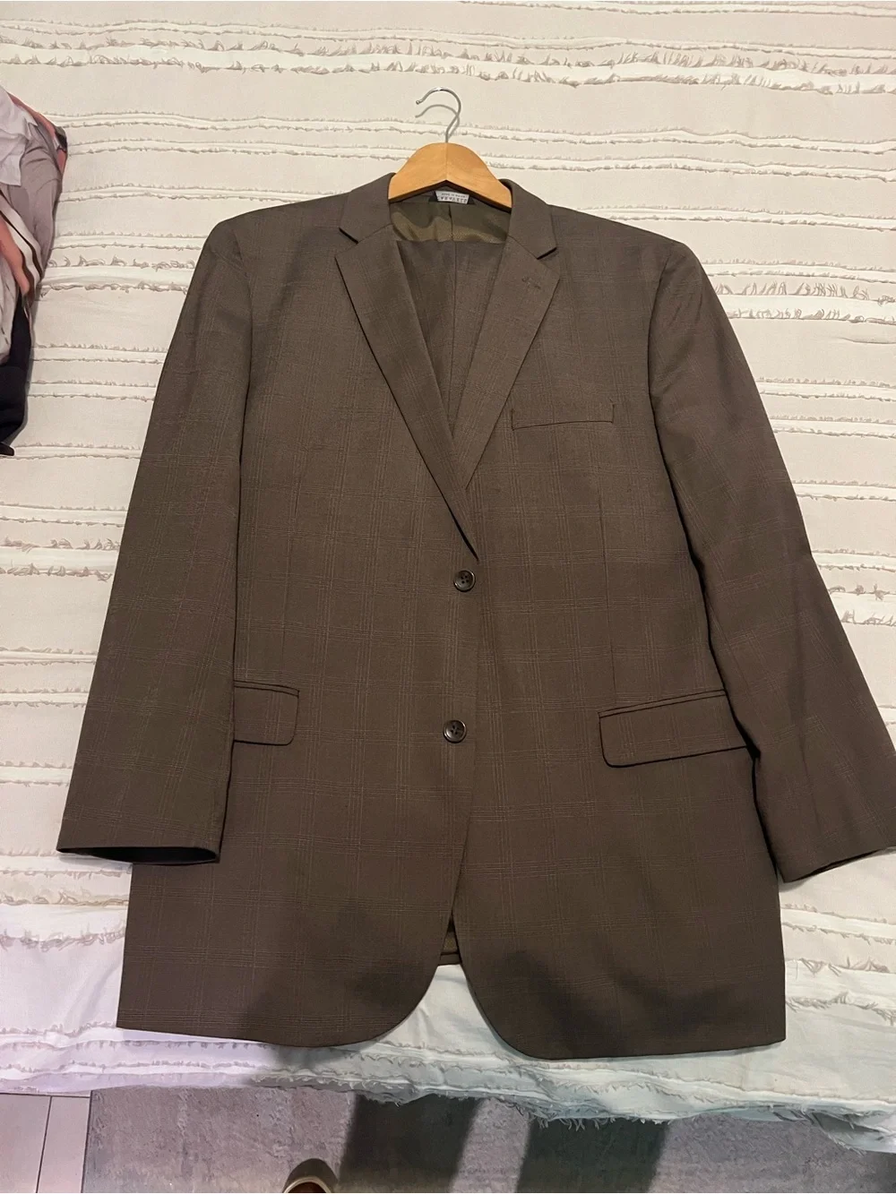 Men's Brown Plaid Two-Button Suit Blazer